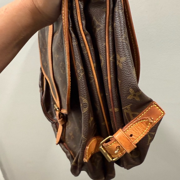 Louis Vuitton Samur 35 large Crossbody Bag bag - Picture 6 of 12